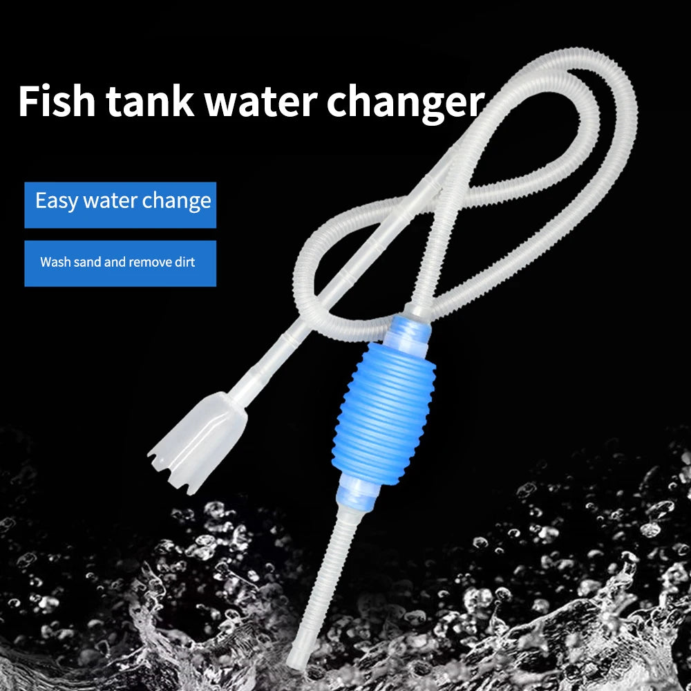 Pompe nettoyante de aquarium blanche avec tuyau flexible, contre un fond d'eau éclaboussante.