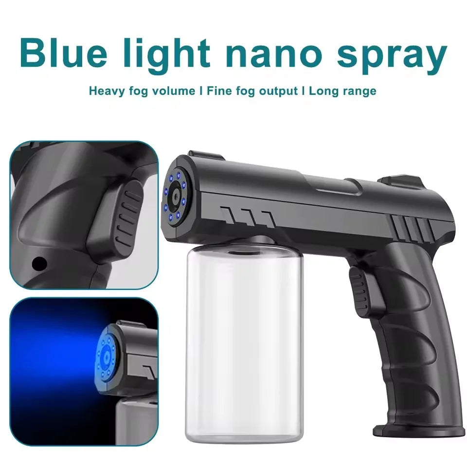 Schwarz-blaues Nano-Spraygerät und eine klare Flasche für Nebelausstoß.