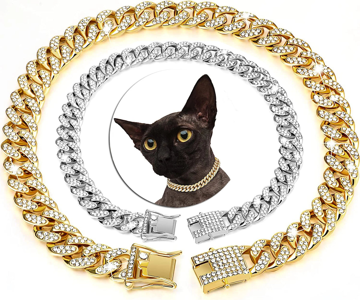 Collier de chat en cristal luxueux avec chaîne dorée et argentée entourant un motif noir