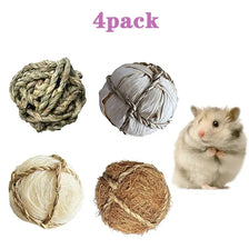 Un paquete de cuatro juguetes masticables de vid tejidos a mano, hechos de material vegetal seco y pelo suave.