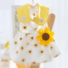 Vestido de malla amarillo y blanco para perros con collar y falda florales.