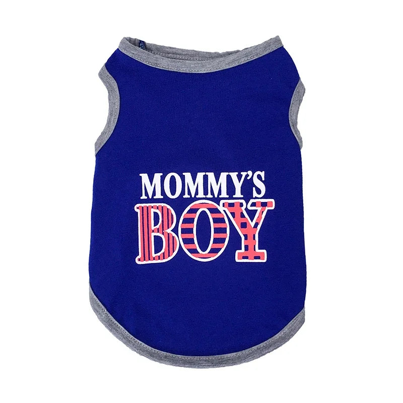Marineblaues Hundestoffel mit weißer Schrift: Mommy's Boy