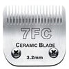 Gros plan d'une lame en céramique 7FC avec une taille de 3,2 mm marquée sur la surface métallique.