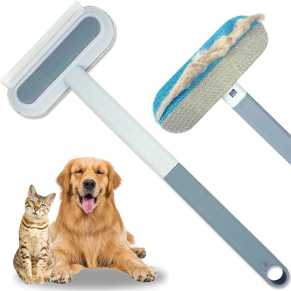 Cepillo multiuso para quitar pelo de mascotas con paleta plana y cabezal cepillado, junto a un gato y un perro.