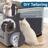 Eine weiße Katze benutzt eine DIY-Nämamatte, um eine Schutzstruktur für ihre Möbel zu bauen.