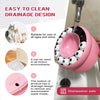 Rosa Katzenpuzzle-Schale mit Drainageldesign neben einem Wasserhahn und Zutaten