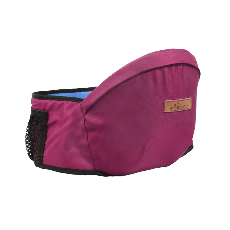 Magenta, verstellbare Babytrage-Hüftgurte mit schwarzem Zierrand und blauem Futter.
