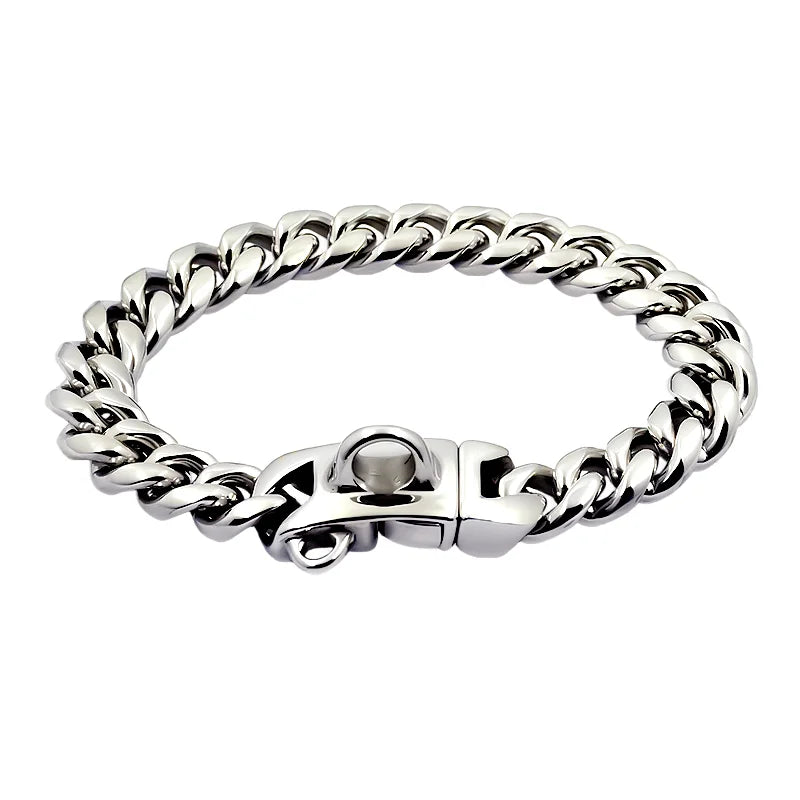 Collier de chien en acier inoxydable argenté avec design de chaîne en maillons cubains.