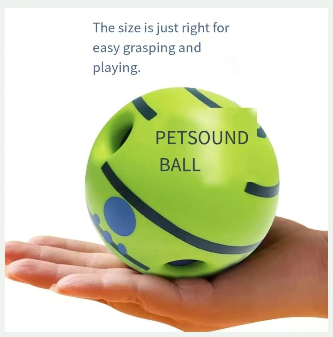 Une main tient un jouet balle Petsound vert vif.