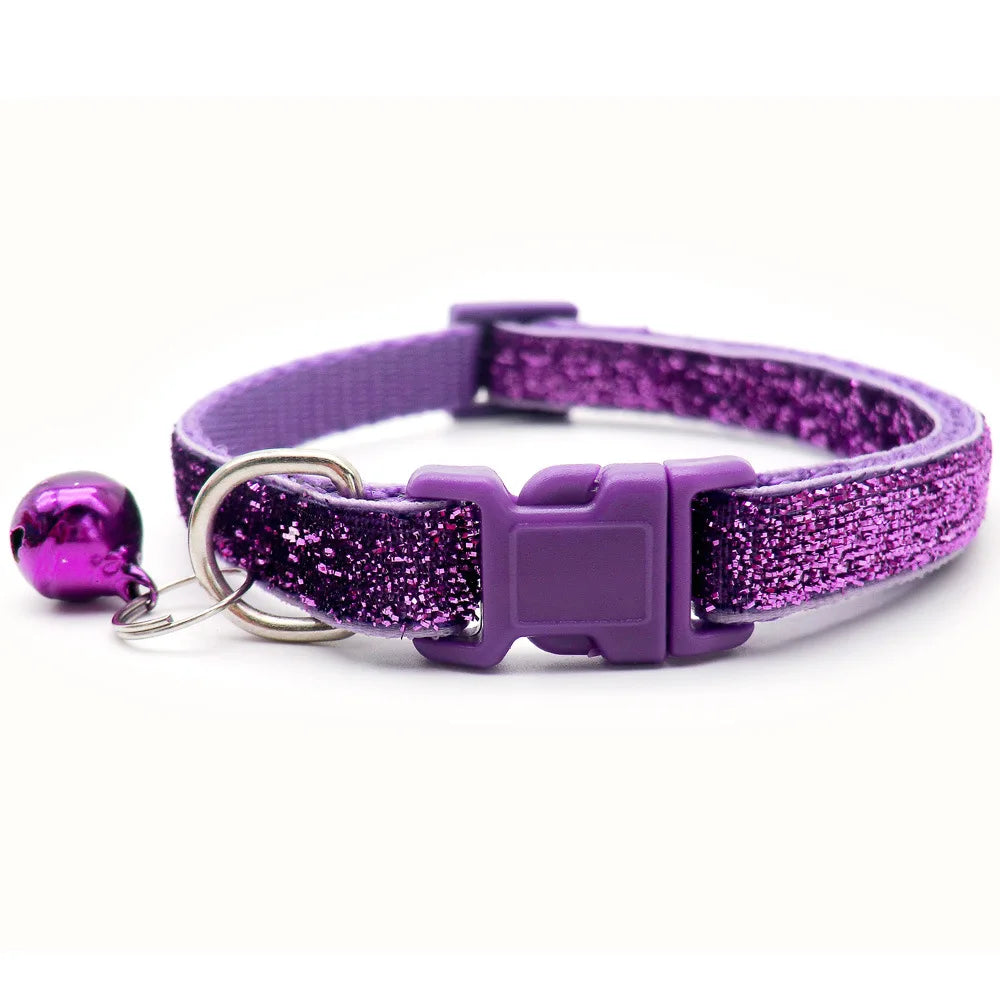 Lila Glitzer-Haustierhalsband mit silbernem Klingelanhänger