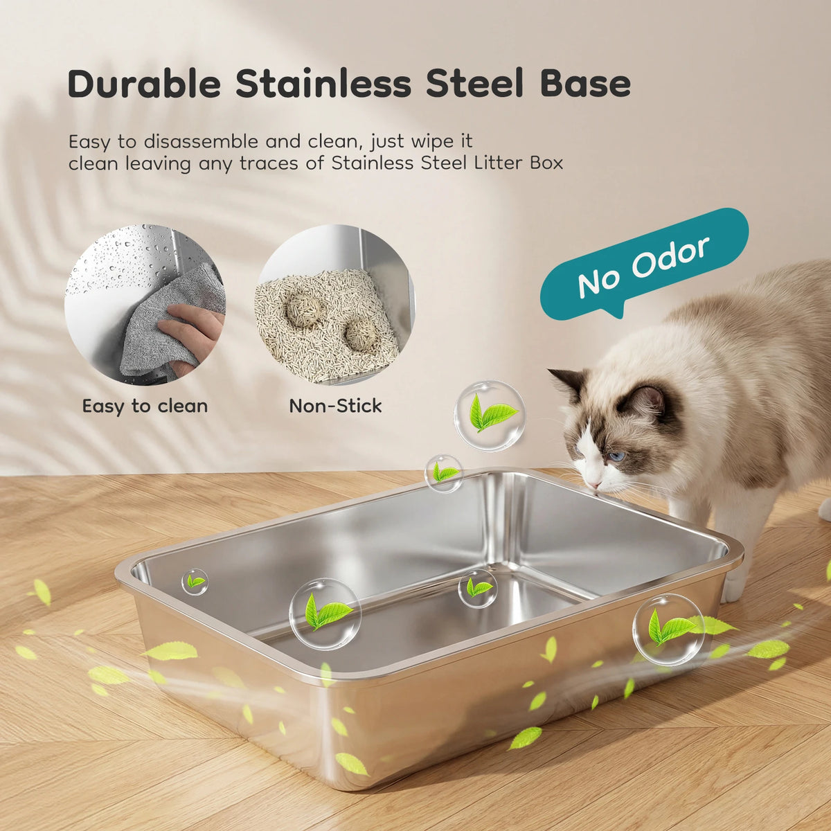 Una caja de arena para gatos de acero inoxidable cerrada con un gato cerca, destacando su durabilidad y facilidad de limpieza