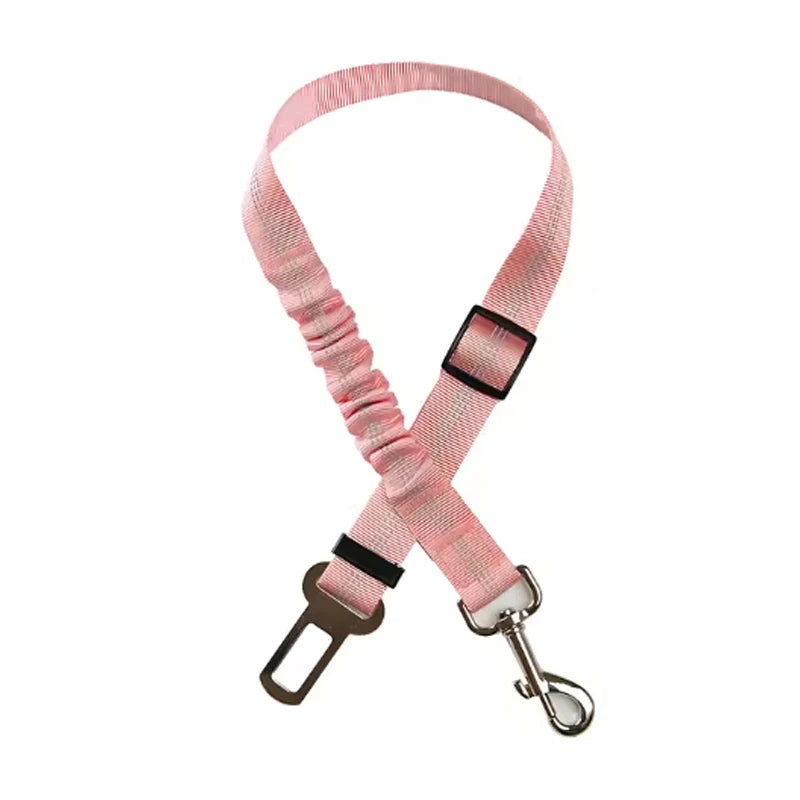 Arnés de seguridad para coche de perro rosa duradero con correa amortiguadora y clip metálico.