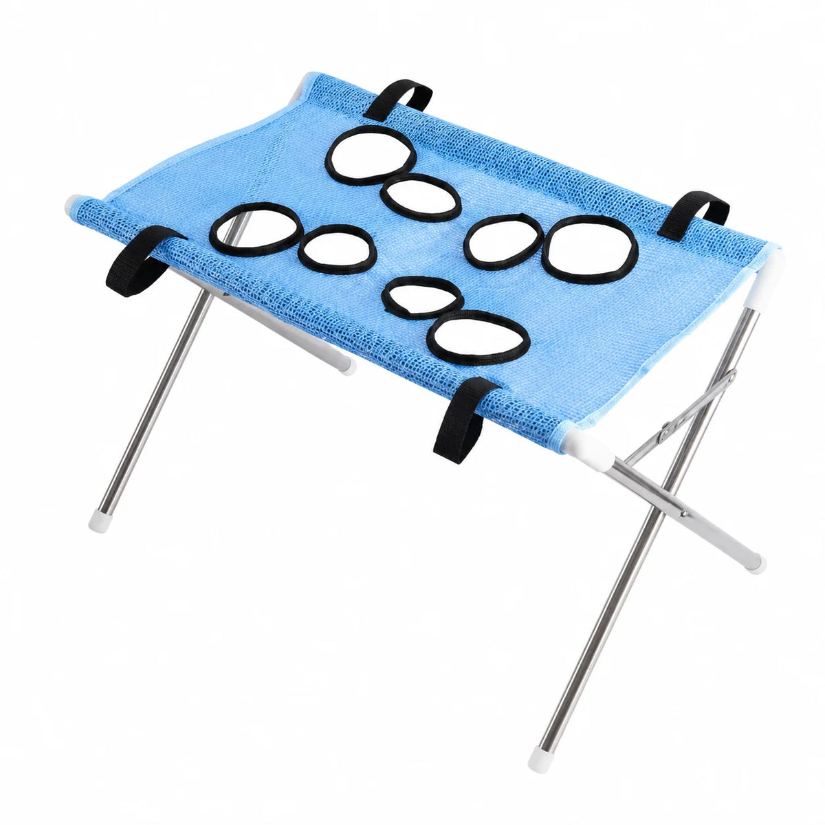 Helles blaues Netz-Grooming-Hängematte, aufgehängt an einem silbernen Ständer mit schwarzen Riemen.