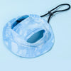 Gorra para perros y gatos de tie-dye azul claro con correa ajustable negra