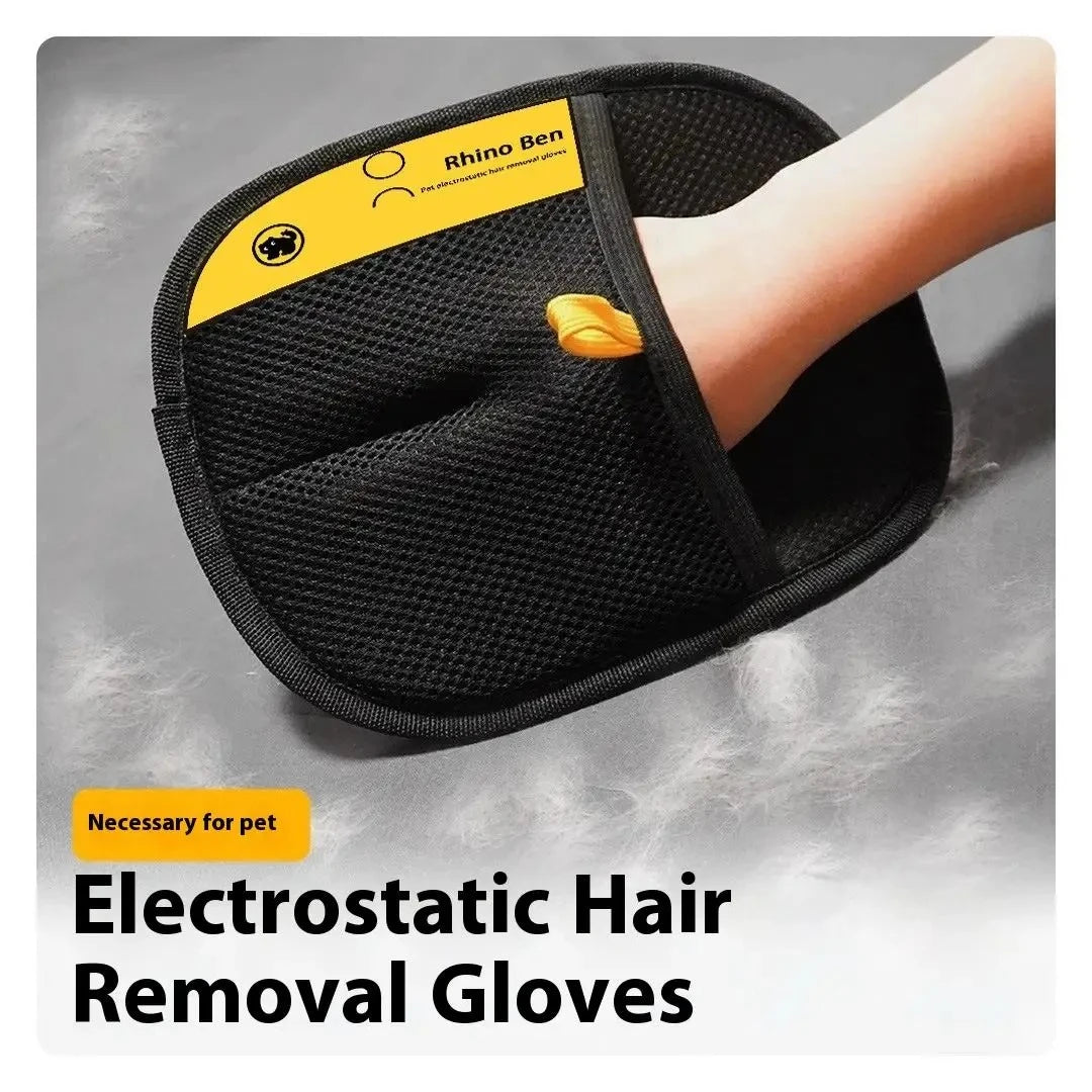 Schwarze elektrostatische Haarentfernungshandschuhe für Haustiere, gezeigt auf einer Hand.