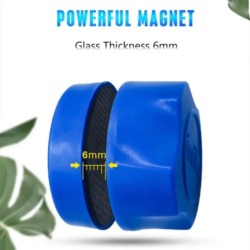 Outil à grattez magnétique bleu avec une épaisseur de verre de 6 mm pour nettoyer des aquariums.