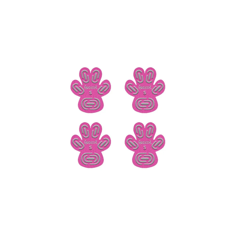Un juego de agarres antideslizantes para patas de perro de color rosa para seguridad interior y exterior.