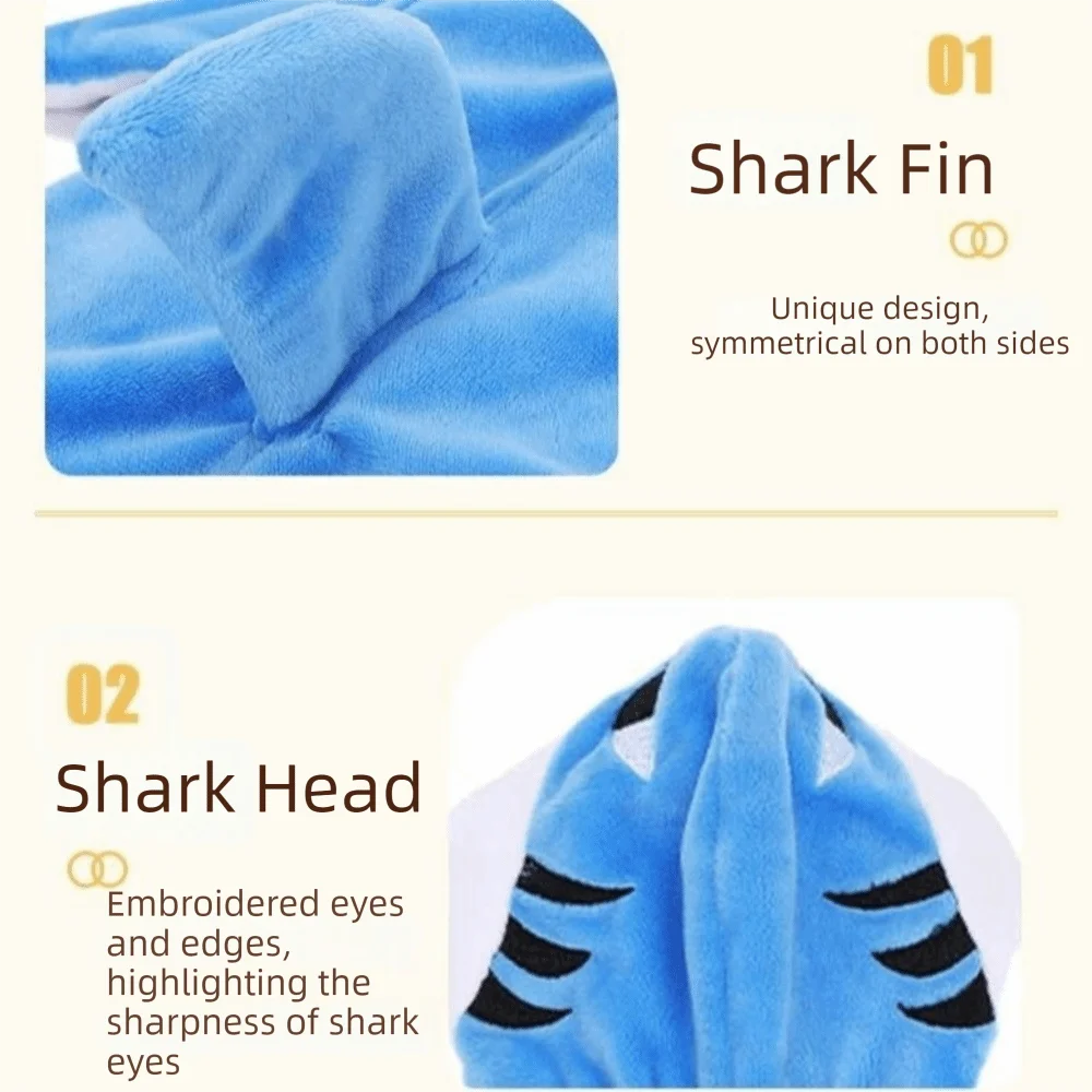 Costume de requin en fausse fourrure bleue avec nageoire symétrique et tête de requin brodée