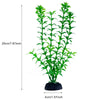 Une grande plante aquatique artificielle aux feuilles vertes luxuriantes, présentée dans un pot noir.