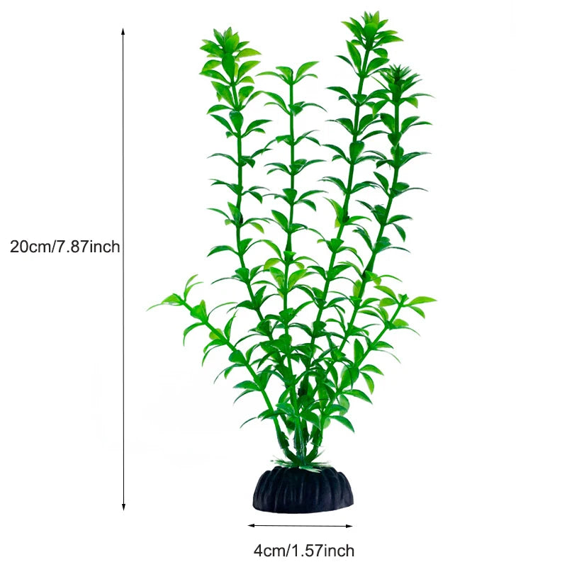 Une grande plante aquatique artificielle aux feuilles vertes luxuriantes, présentée dans un pot noir.