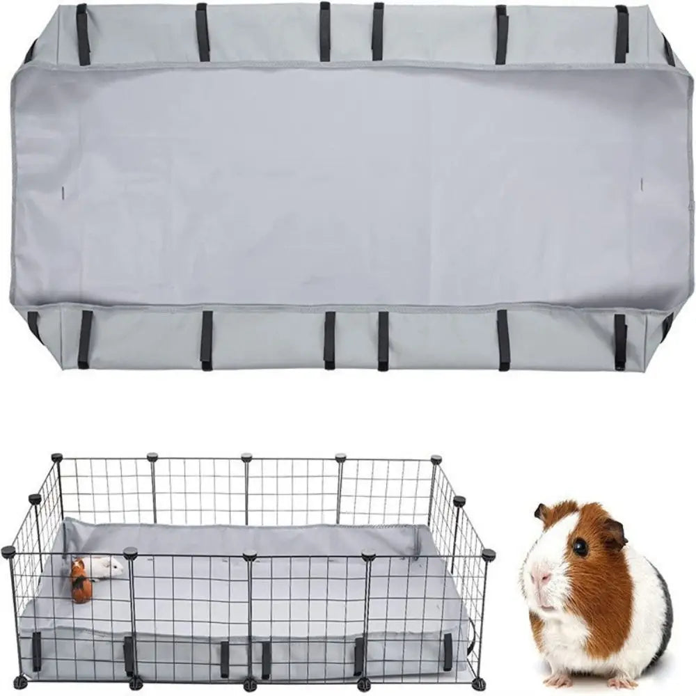 Un revêtement étanche gris pour habitat, à côté d'une cage à animaux de compagnie et d'un guignon.
