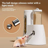 Un distributeur automatique de nourriture et d'eau pour hamsters blanc, avec un hamster rose interagissant avec le design.