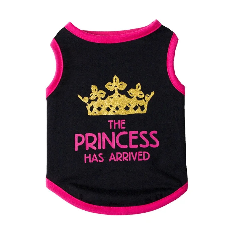 Schwarzes Tiervest mit rosa Zierrand, goldener Krone und dem Text: Die Prinzessin ist angekommen