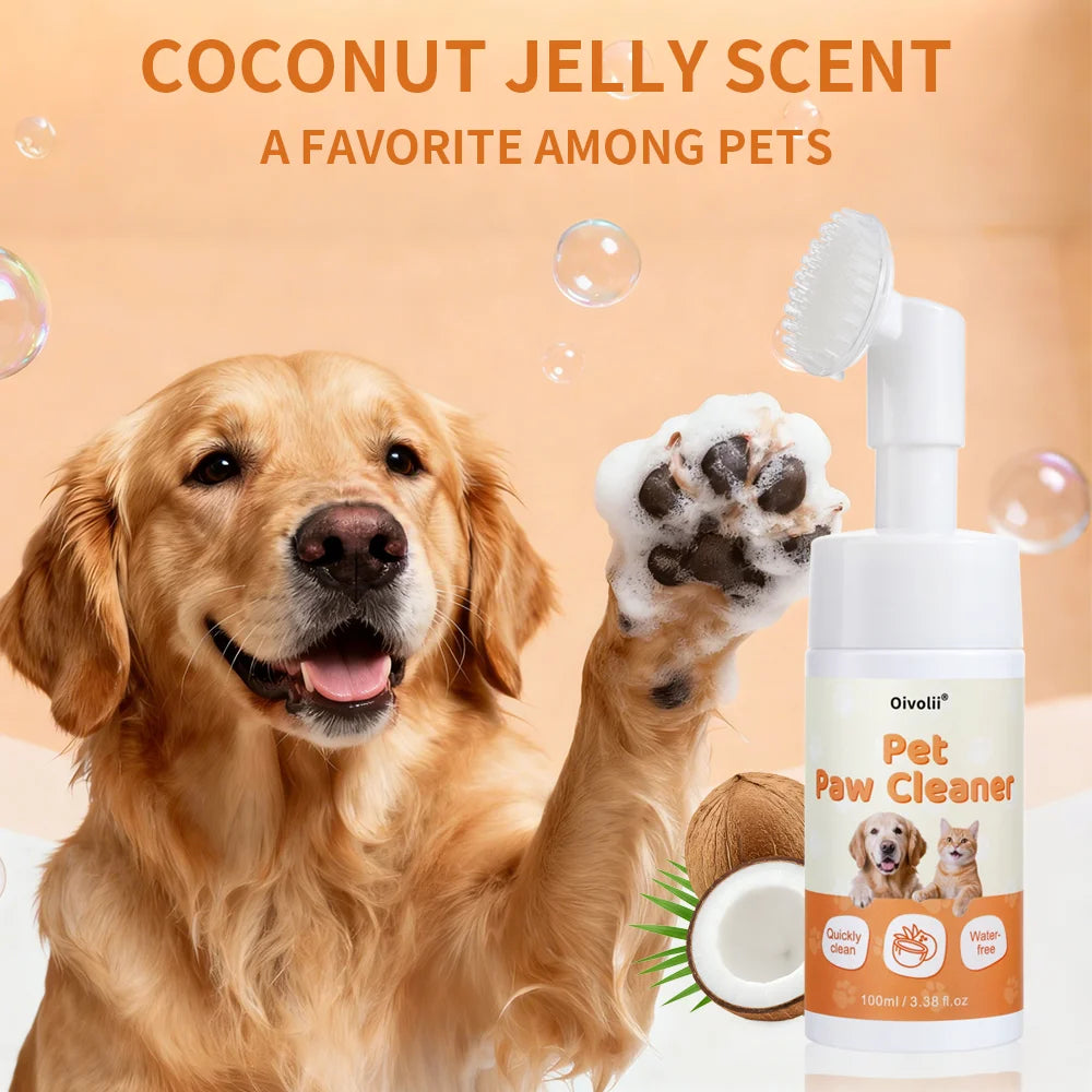 A golden retriever dog happily showing its paw after using an Oiloli Pet Paw Cleaner for a coconut jelly scent.
