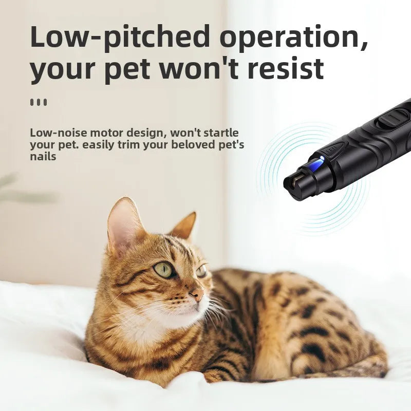 Eine tabby-Katze ruht auf weißer Bettwäsche neben einer schwarzen elektrischen Nagelhautpflegegerät.